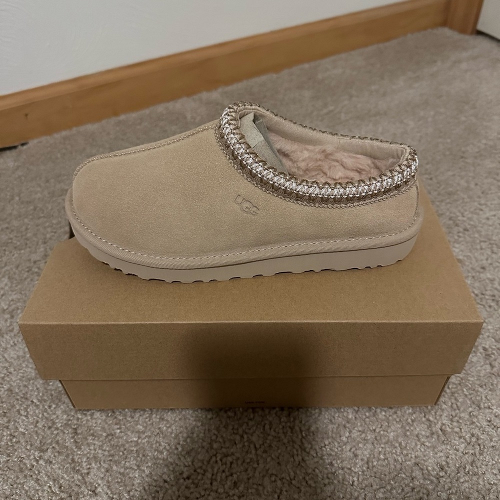 UGG Tasman Slippers Driftwood size 7W